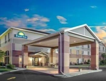 Days Inn By Wyndham Madison Ne/Windsor Extérieur photo